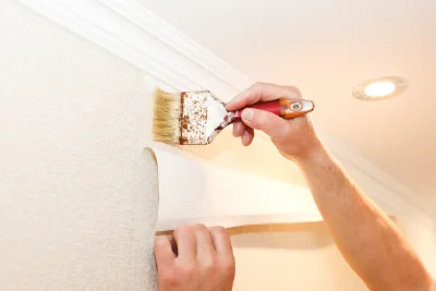Pose de papier peint à Gajan — revêtements muraux et toiles de verre